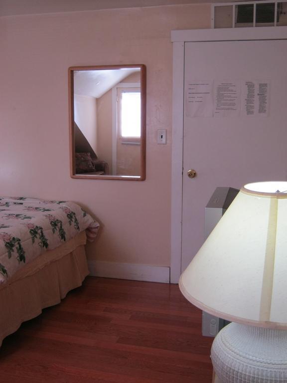 Kelowna Okanagan Lake Hostel الغرفة الصورة