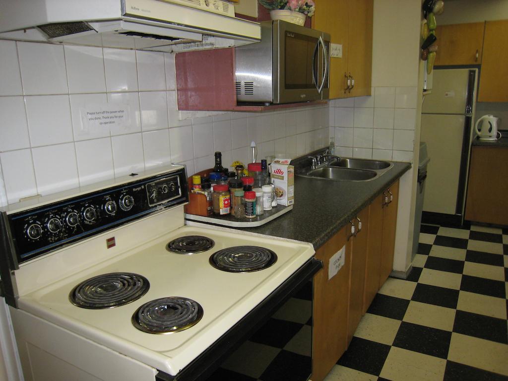 Kelowna Okanagan Lake Hostel المظهر الخارجي الصورة