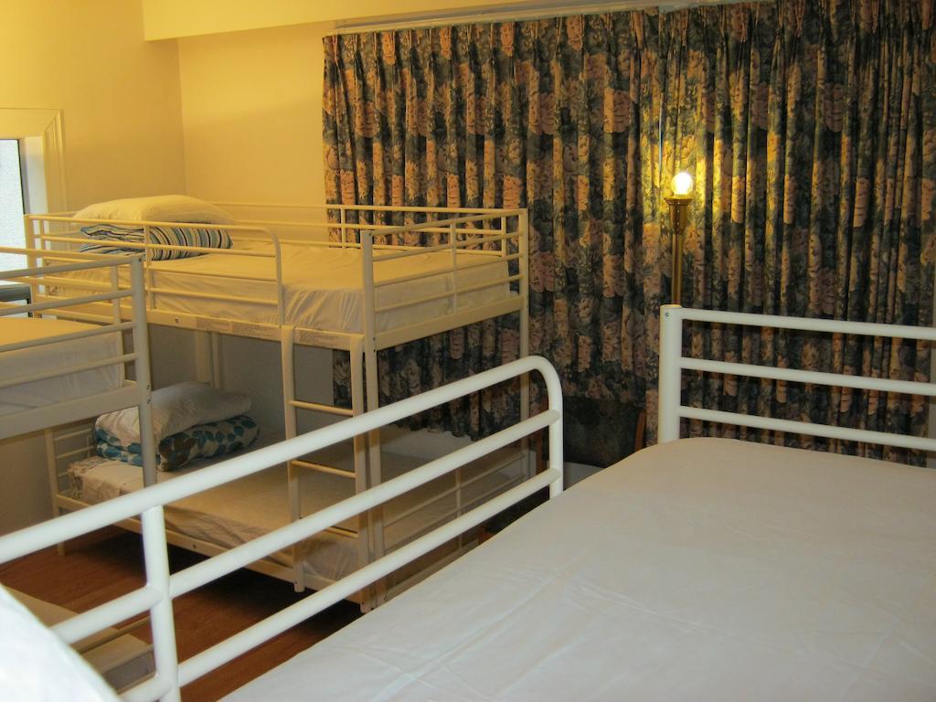 Kelowna Okanagan Lake Hostel الغرفة الصورة