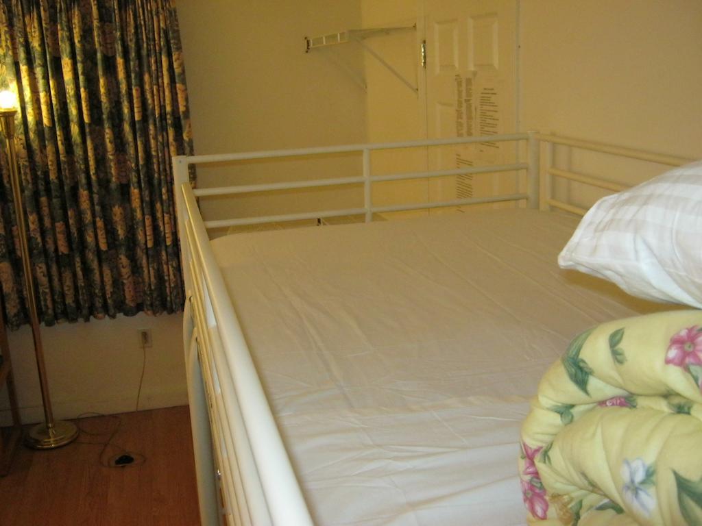 Kelowna Okanagan Lake Hostel المظهر الخارجي الصورة