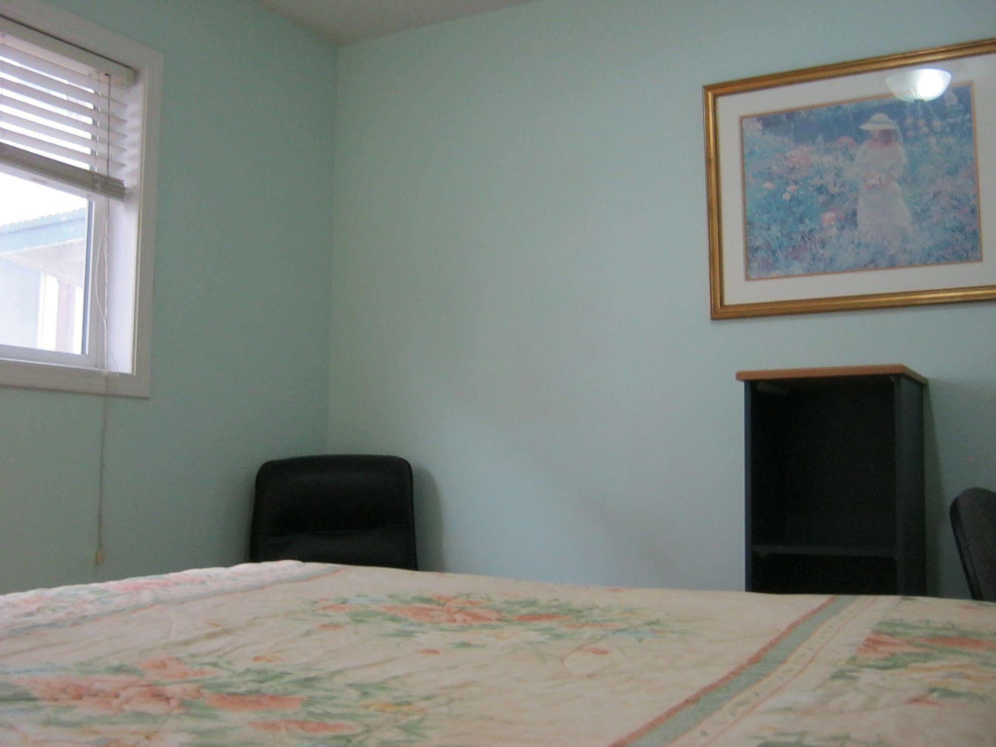 Kelowna Okanagan Lake Hostel المظهر الخارجي الصورة